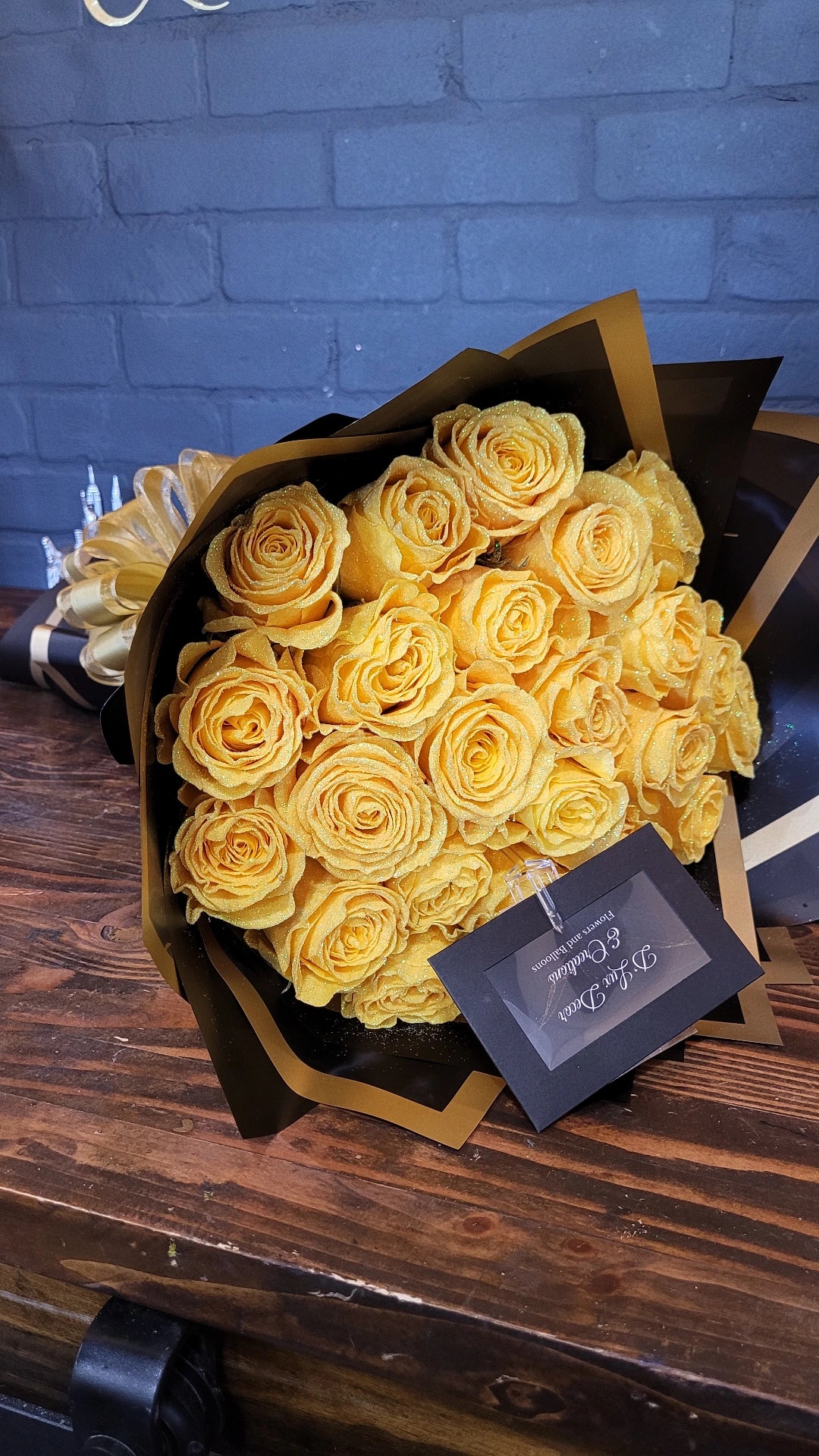 Yellow glitter bouquet ✨️