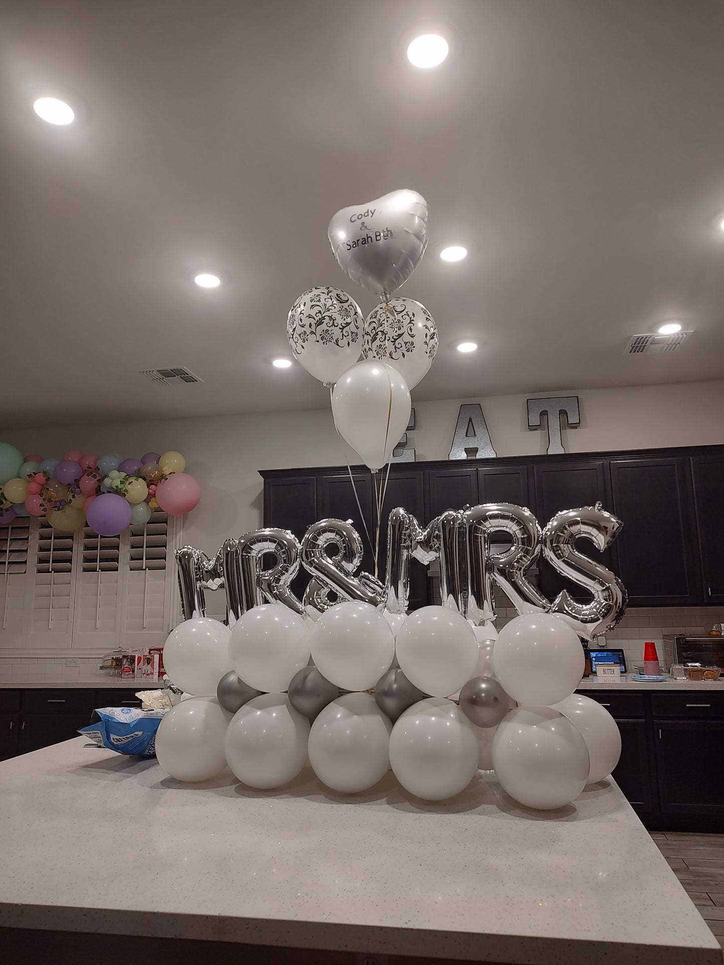 MR & MRS Balloon Arrangement