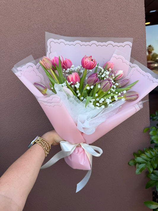 Tulip bouquet by the dozen