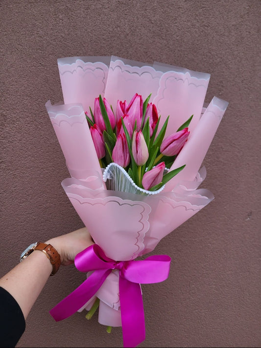 Tulip bouquet by the dozen
